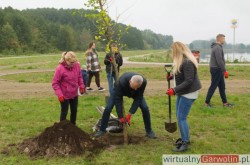 Avon posadził 25 drzew z okazji 25-lecia działalności w Garwolinie (6 października)