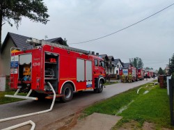 Groźny pożar w Choinach (8 czerwca 2022)